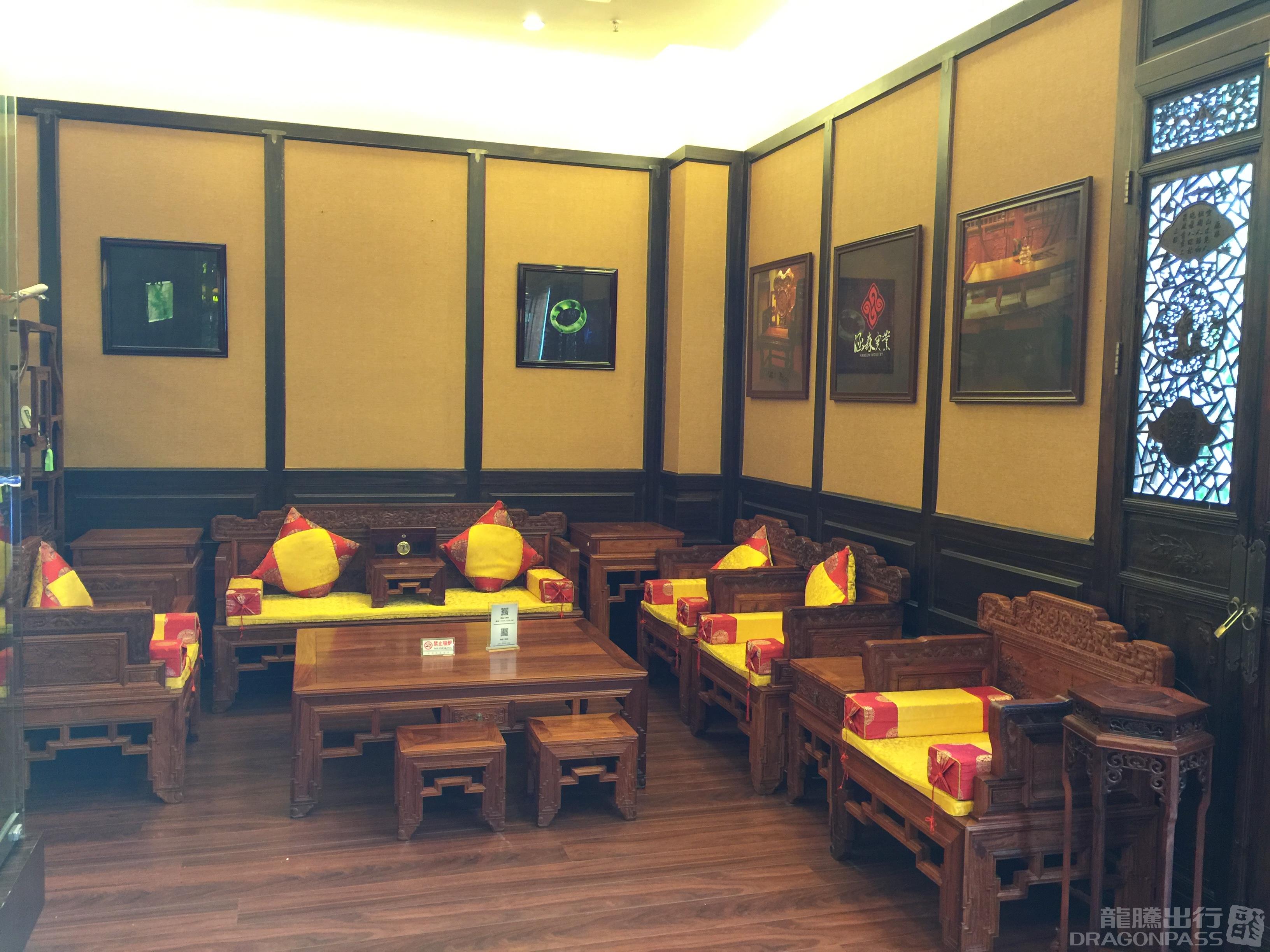 Бизнес-зал Best Business VIP Lounge в аэропорту Аэропорт Дэхун Мангши (LUM)