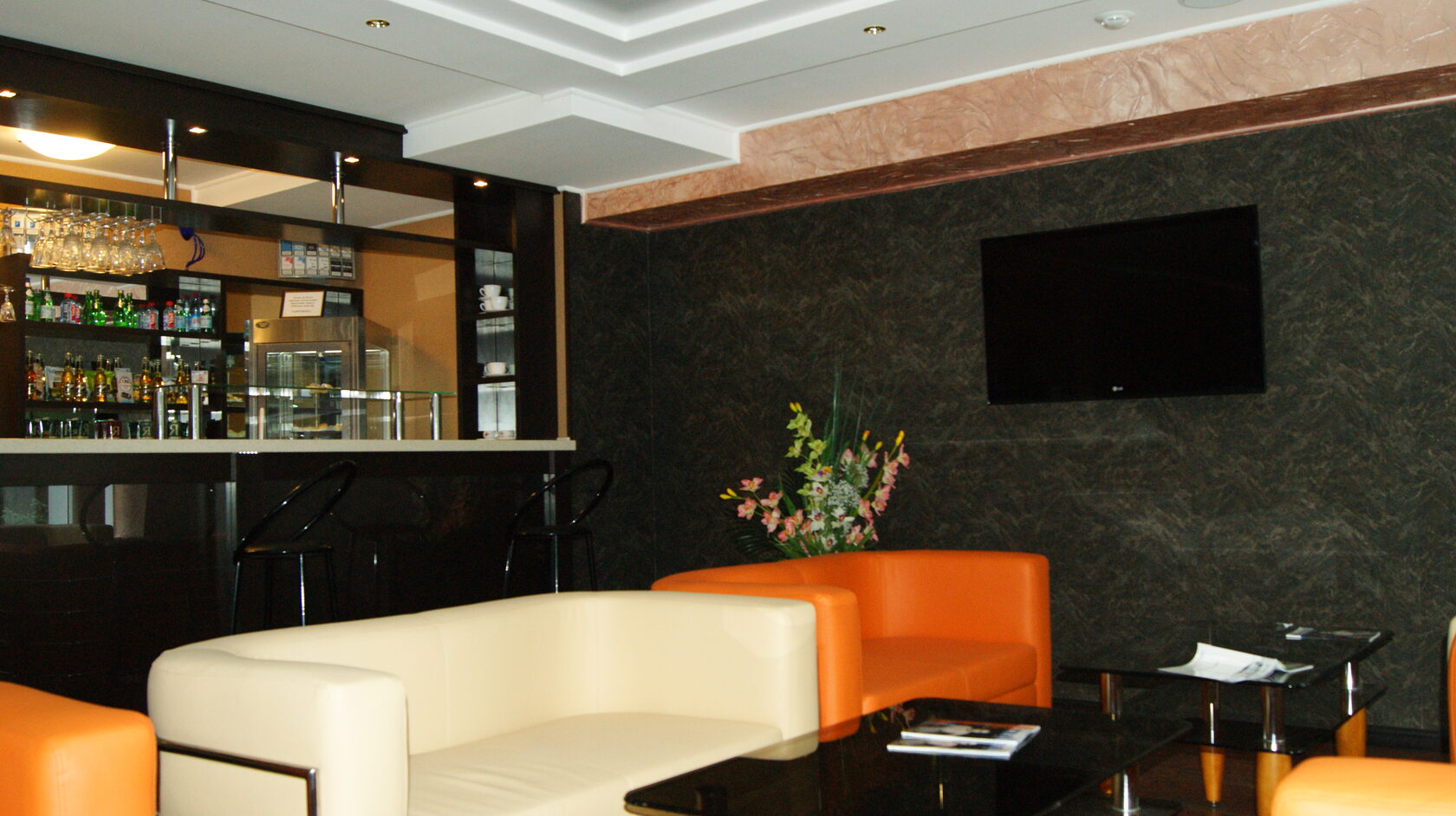 Бизнес-зал Business Lounge в аэропорту Герман Титов (BAX)