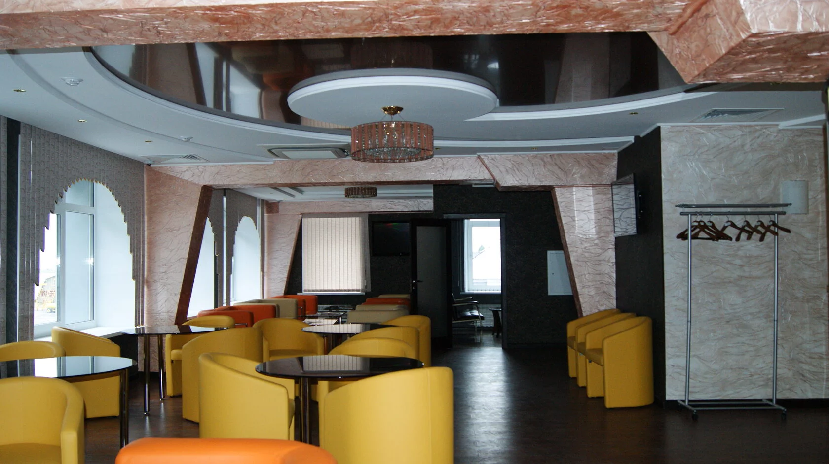 Бизнес-зал Business Lounge в аэропорту Герман Титов (BAX)