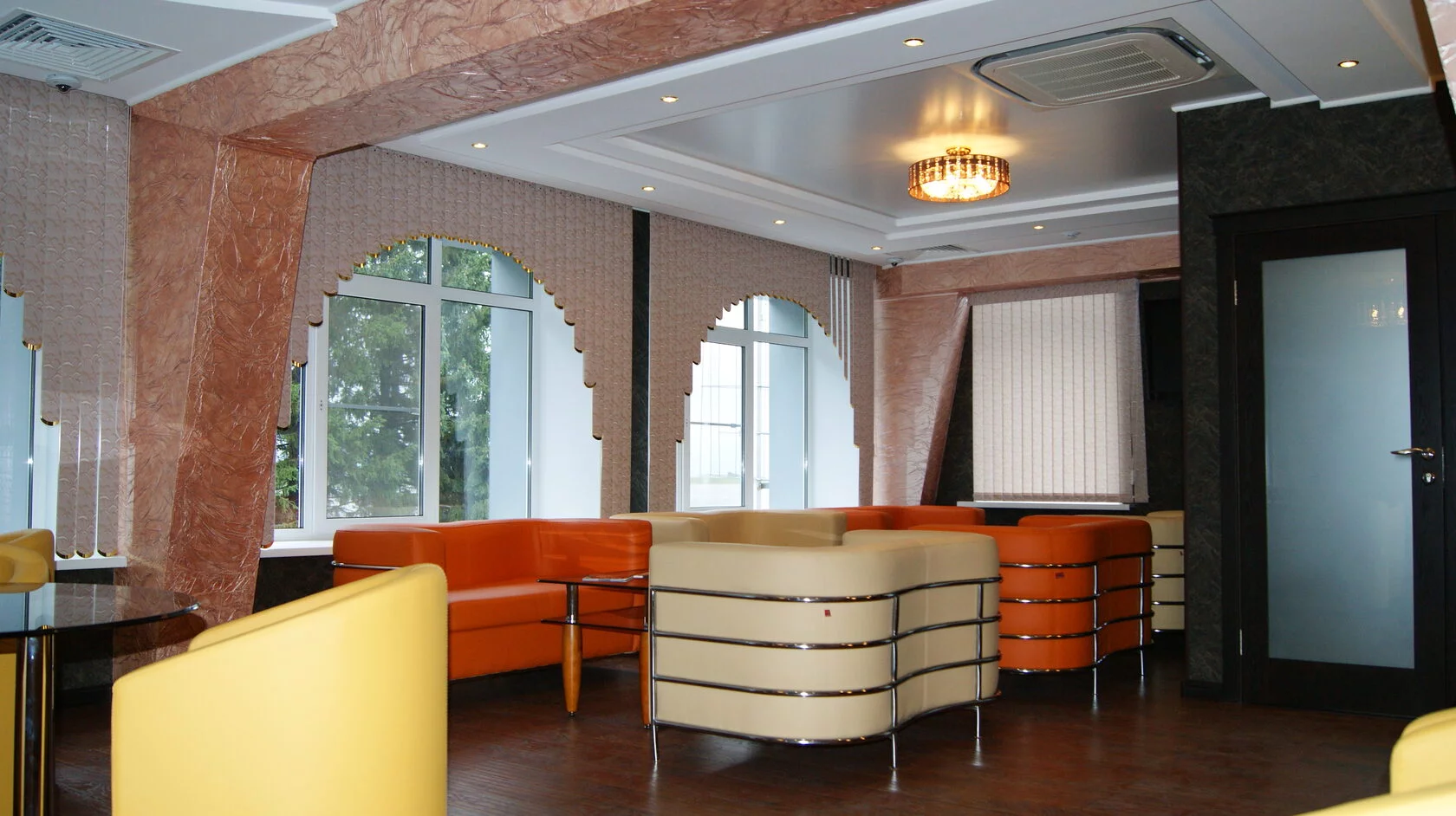 Бизнес-зал Business Lounge в аэропорту Герман Титов (BAX)