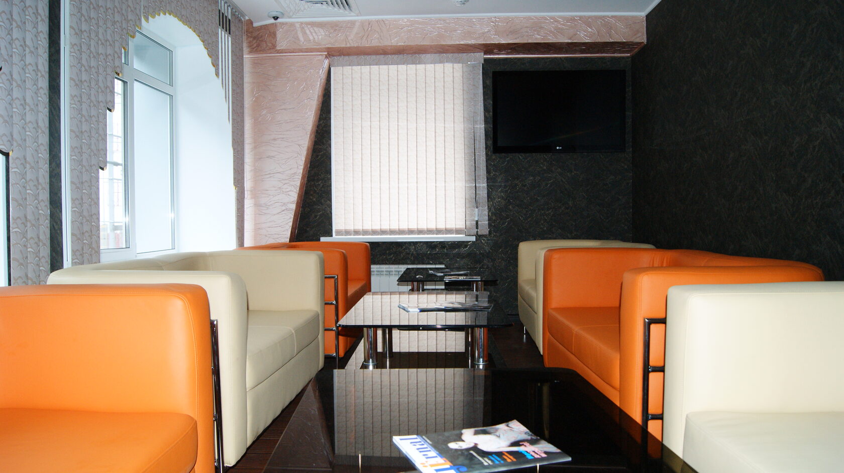 Бизнес-зал Business Lounge в аэропорту Герман Титов (BAX)