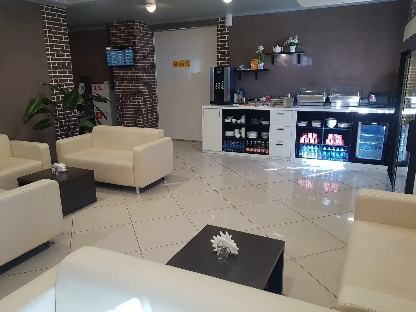 Бизнес-зал Business Lounge в аэропорту Игнатьево (BQS)