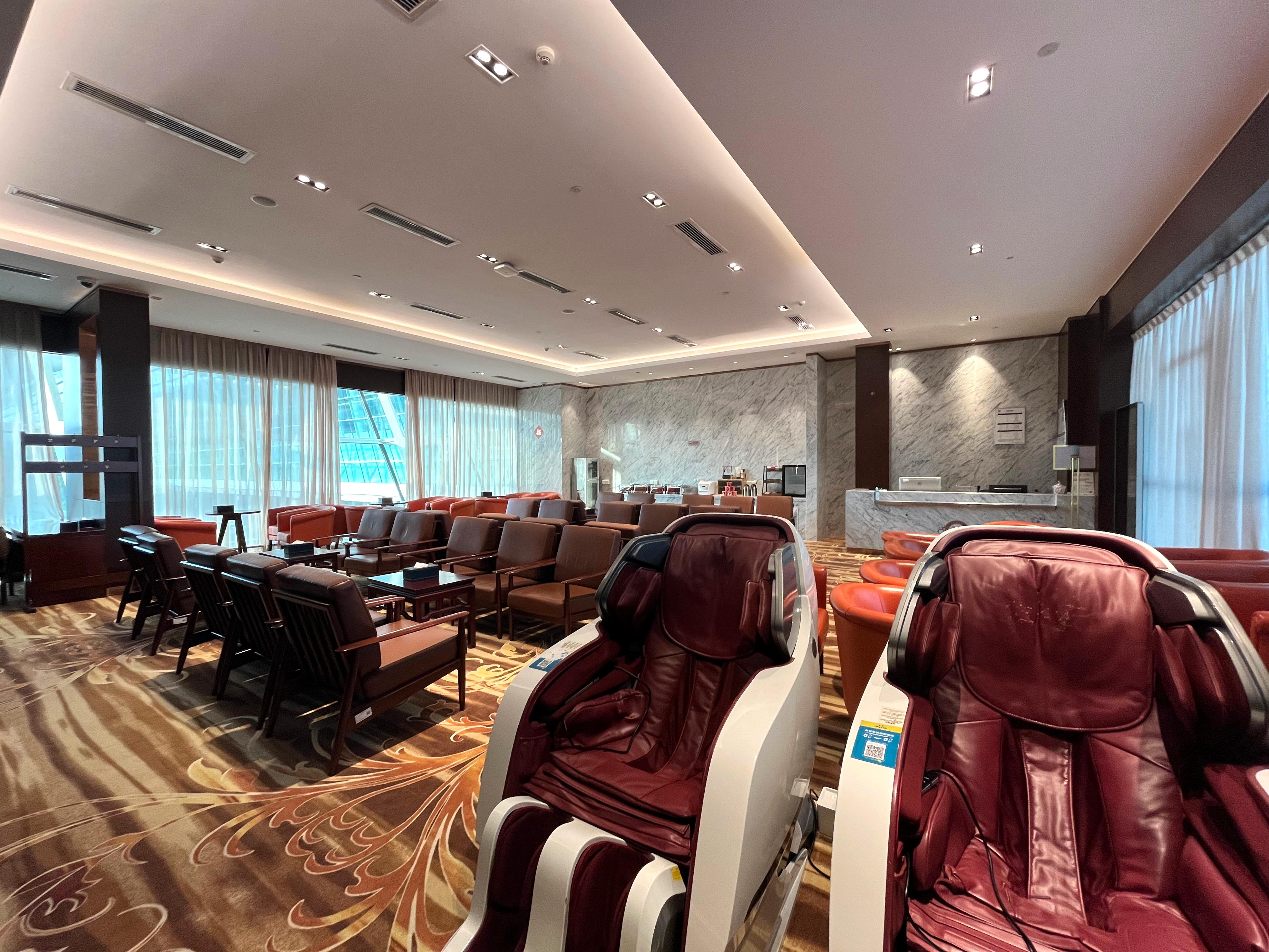 Бизнес-зал No.5 Domestic First Class Lounge(T3) в аэропорту Ухань-Тяньхэ (WUH)