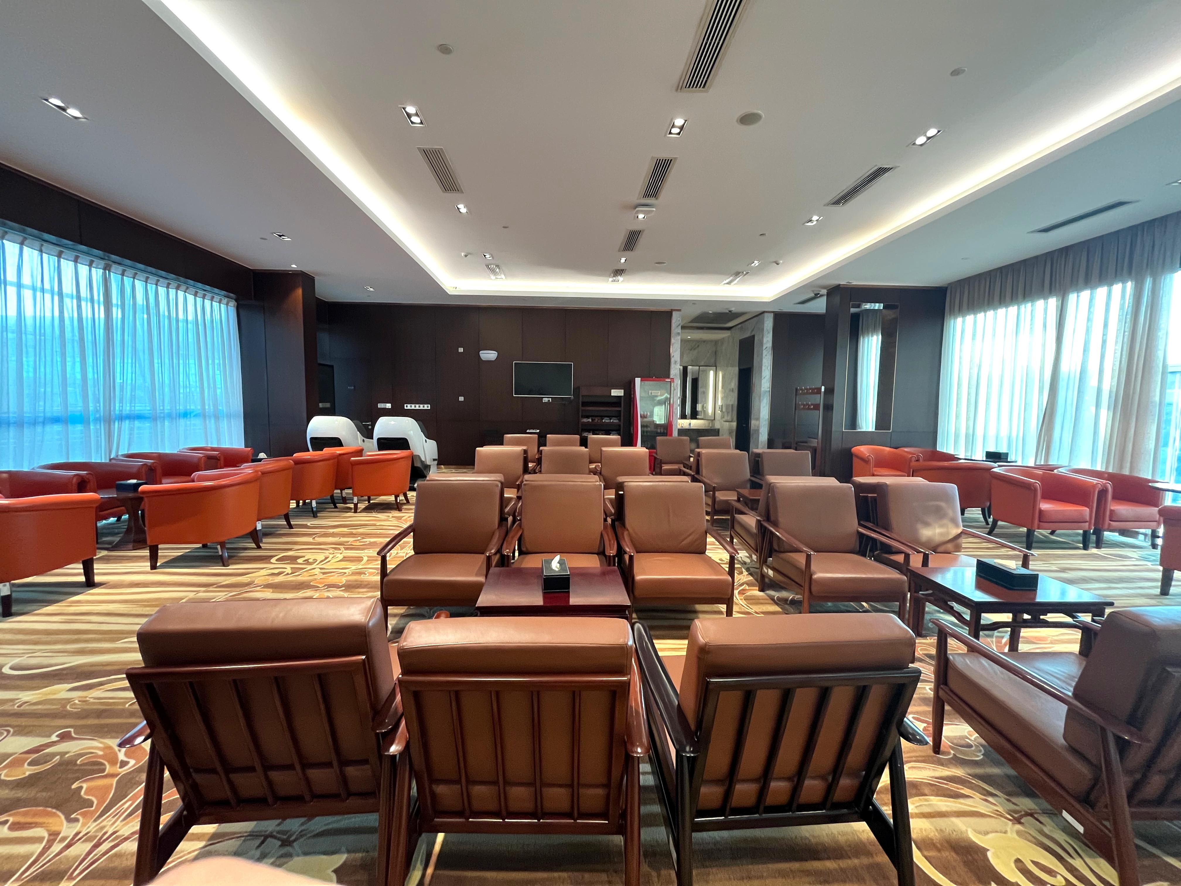 Бизнес-зал No.5 Domestic First Class Lounge(T3) в аэропорту Ухань-Тяньхэ (WUH)