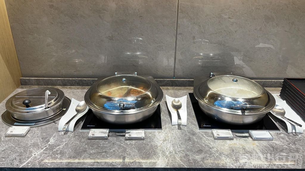 Бизнес-зал First Class Lounge V1 (T2 - Dom) в аэропорту Хунцяо (SHA)