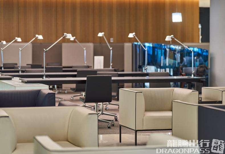 Бизнес-зал Sala VIP Miro в аэропорту Эль-Прат (BCN)