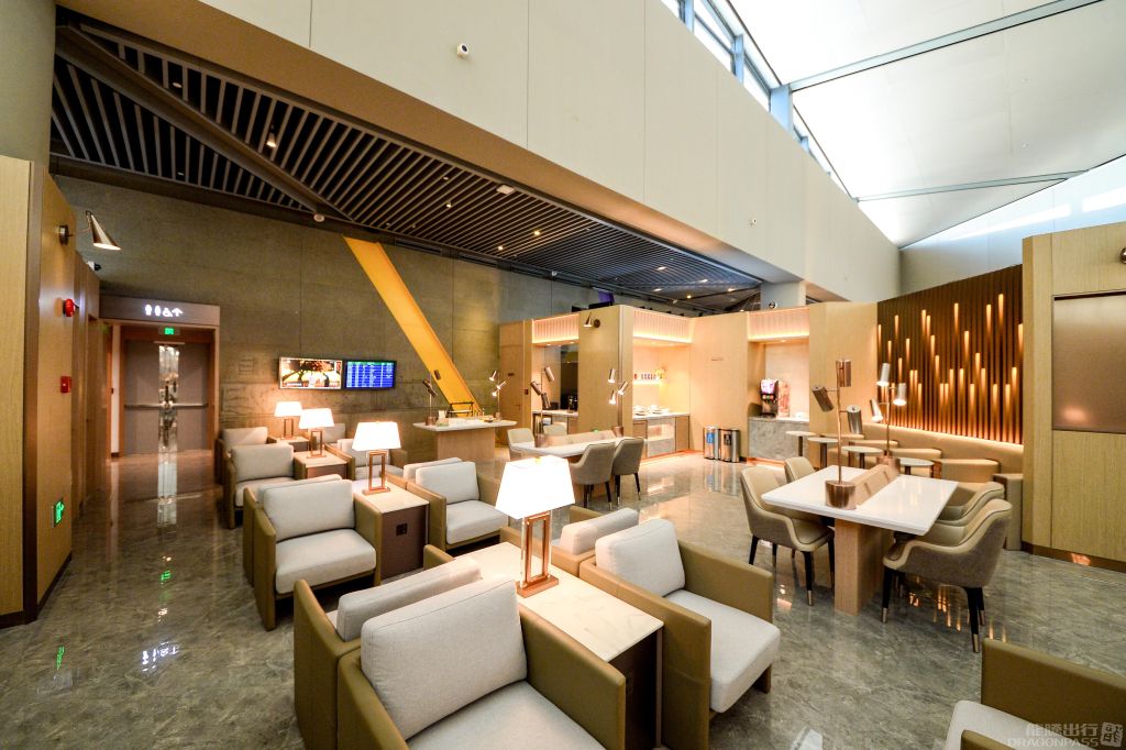 Бизнес-зал First Class Lounge V1 (T2 - Dom) в аэропорту Хунцяо (SHA)