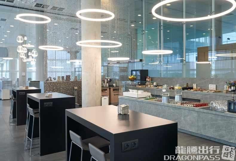Бизнес-зал Sala VIP Colomer в аэропорту Эль-Прат (BCN)