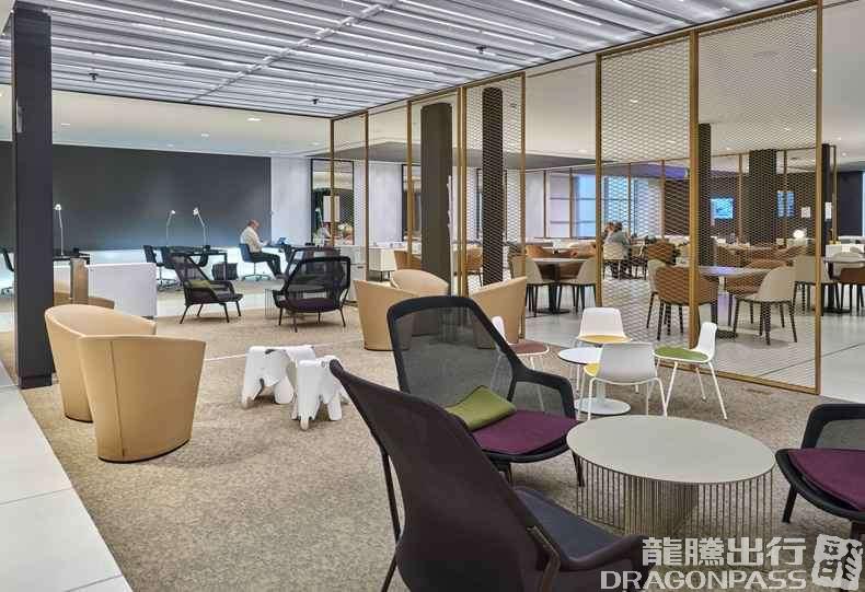 Бизнес-зал Sala VIP Canudas в аэропорту Эль-Прат (BCN)