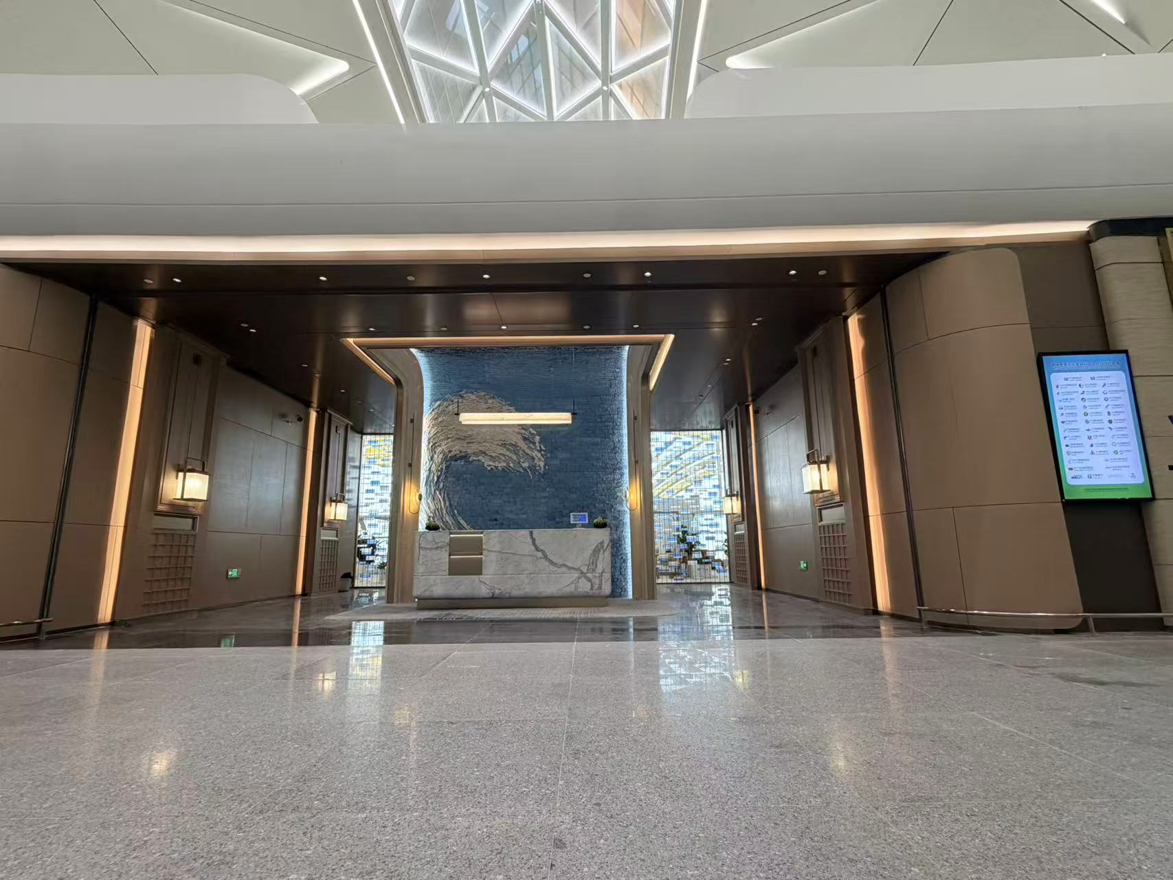 Бизнес-зал V6 First Class Lounge (T3 Domestic) в аэропорту Санья Феникс (SYX)