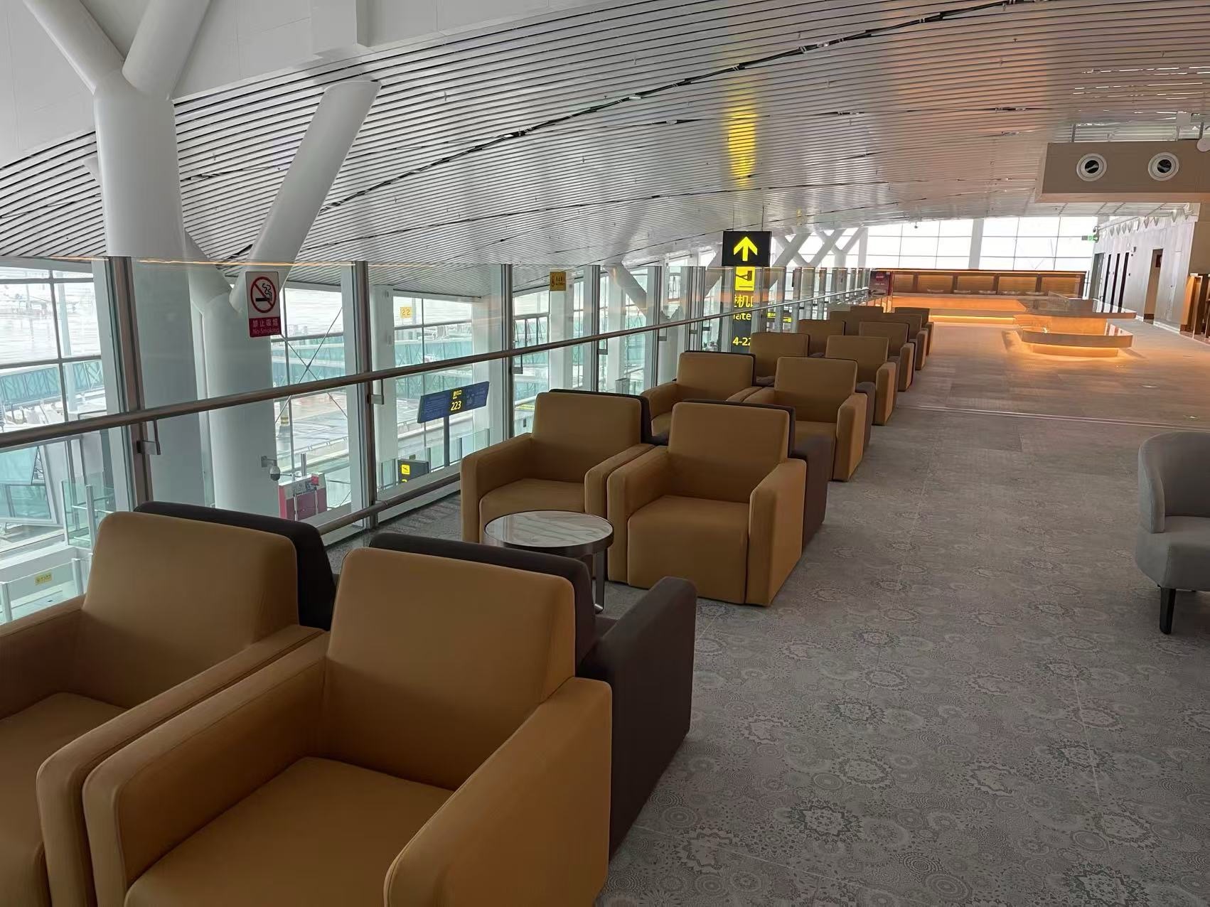 Бизнес-зал Concourse C First and Business Class Lounge (T2 Domestic) в аэропорту аэропорт округа Наньчан (KHN)