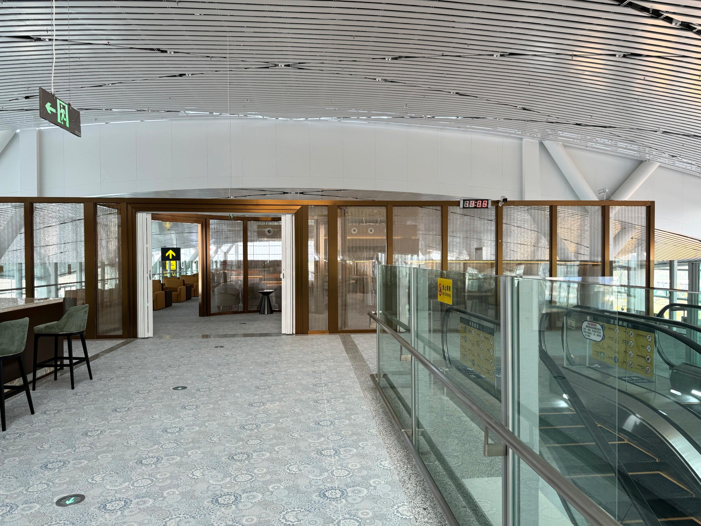 Бизнес-зал Concourse C First and Business Class Lounge (T2 Domestic) в аэропорту аэропорт округа Наньчан (KHN)