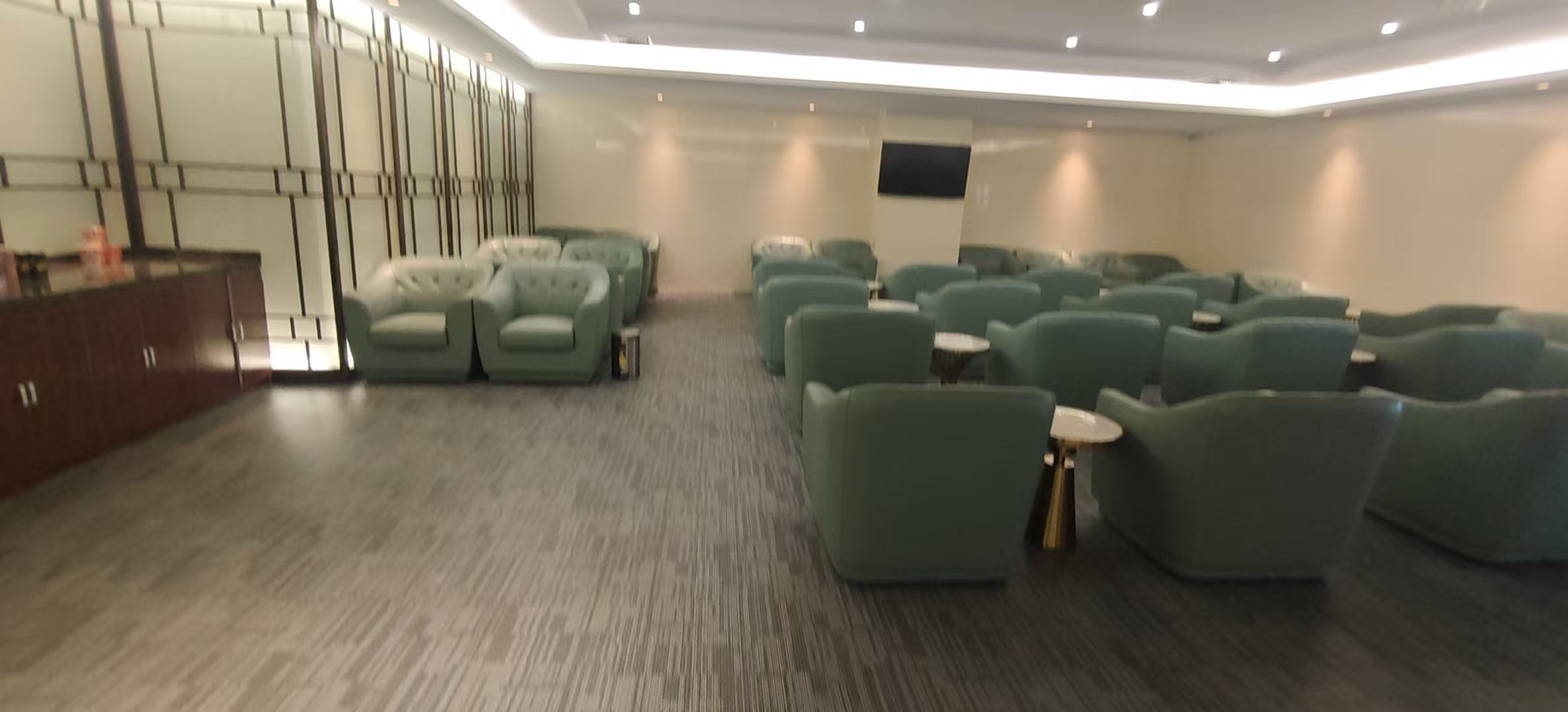 Бизнес-зал First and Business Class Lounge (T1 International) в аэропорту аэропорт округа Наньчан (KHN)