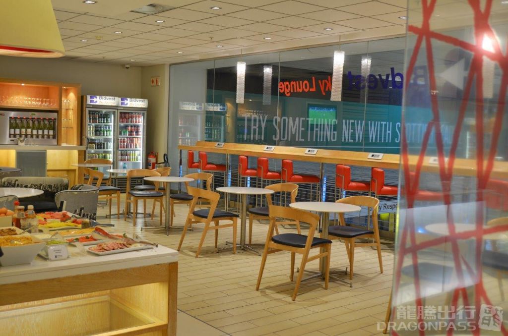 Бизнес-зал Bidvest SKY Lounge - OR Tambo Domestic в аэропорту О. Р. Тамбо (JNB)