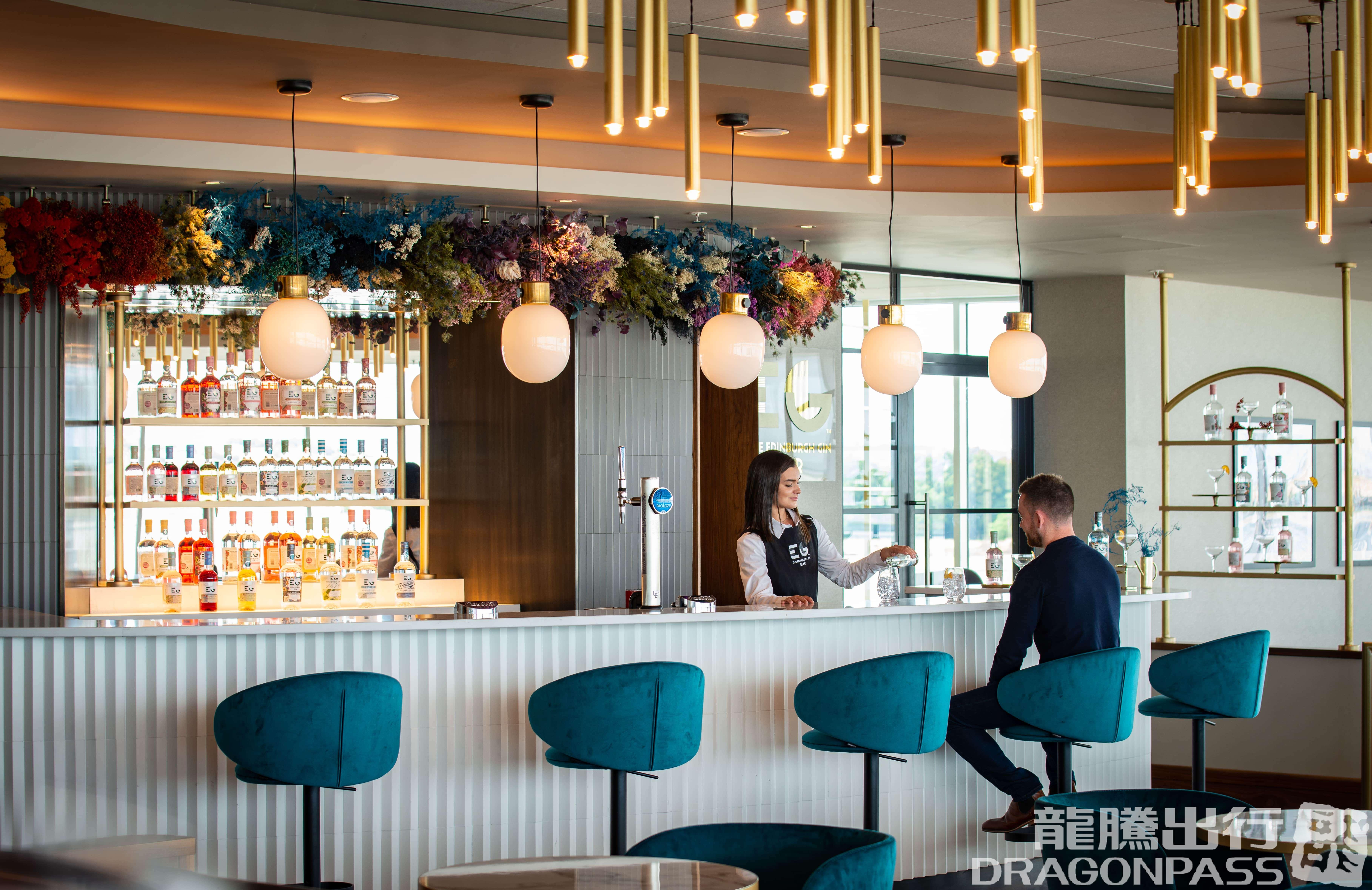 Бизнес-зал Plaza Premium Lounge в аэропорту Эдинбург (EDI)