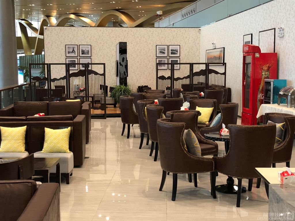 Бизнес-зал First Class Lounge  V17 в аэропорту Куньмин Чаншуй (KMG)