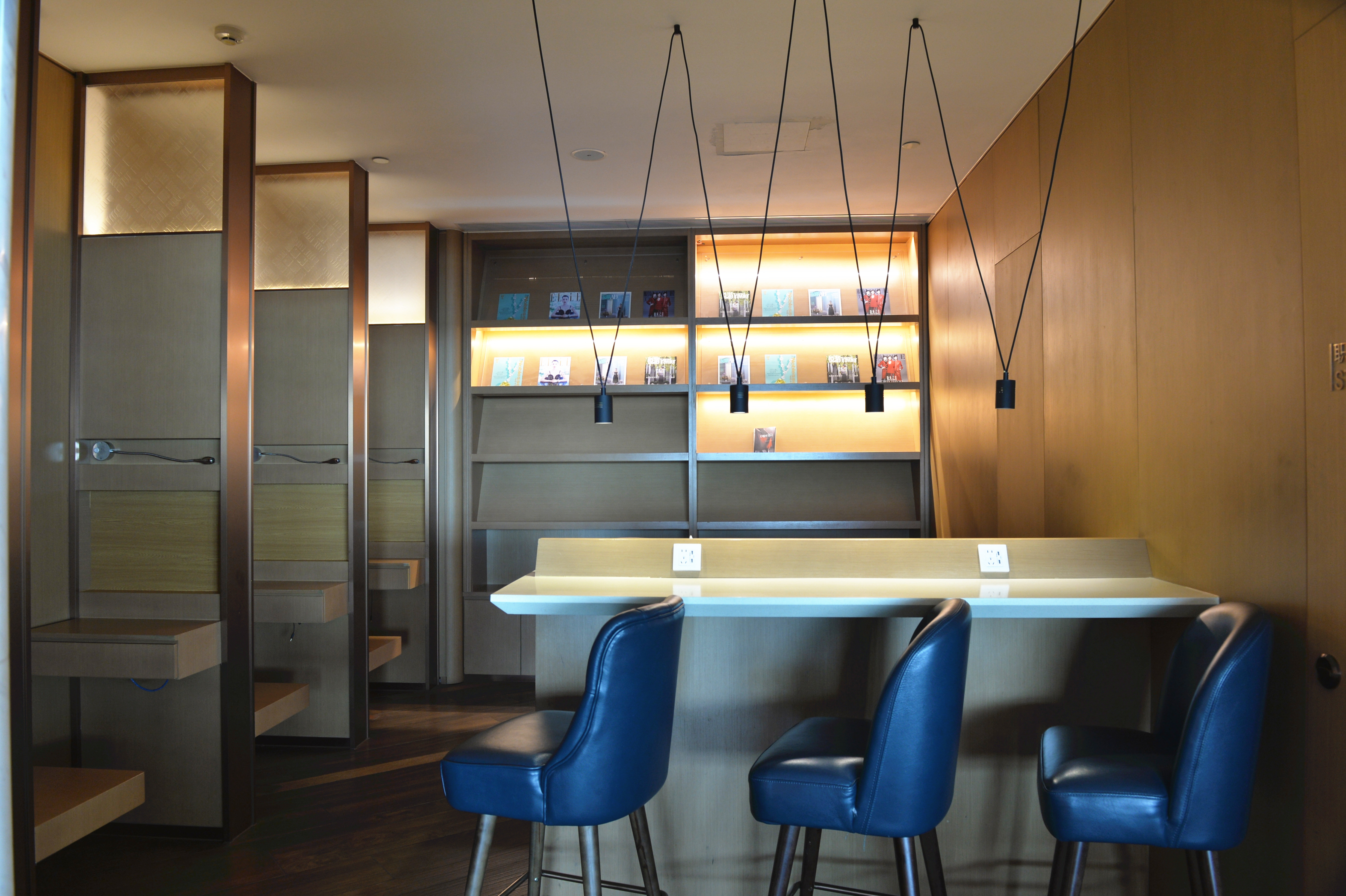 Бизнес-зал China Eastern Lounge No. 137 (International Satellite Hall) в аэропорту Пудун (PVG)