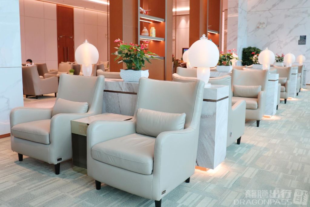 Бизнес-зал Shenzhen Airlines Premium Lounge в аэропорту Гуанчжоу Байюнь (CAN)