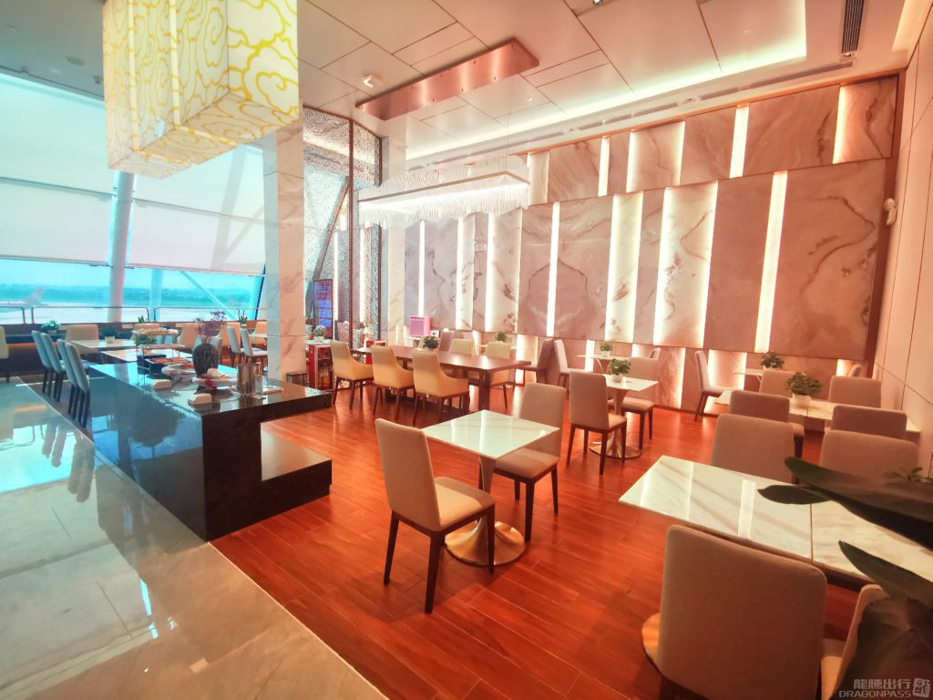 Бизнес-зал Shenzhen Airlines Premium Lounge в аэропорту Гуанчжоу Байюнь (CAN)