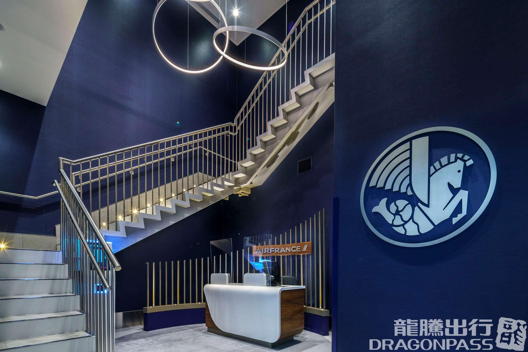 Бизнес-зал Air France and KLM Lounge Managed by Plaza Premium Group в аэропорту Пьер Эллиот Трюдо (YUL)