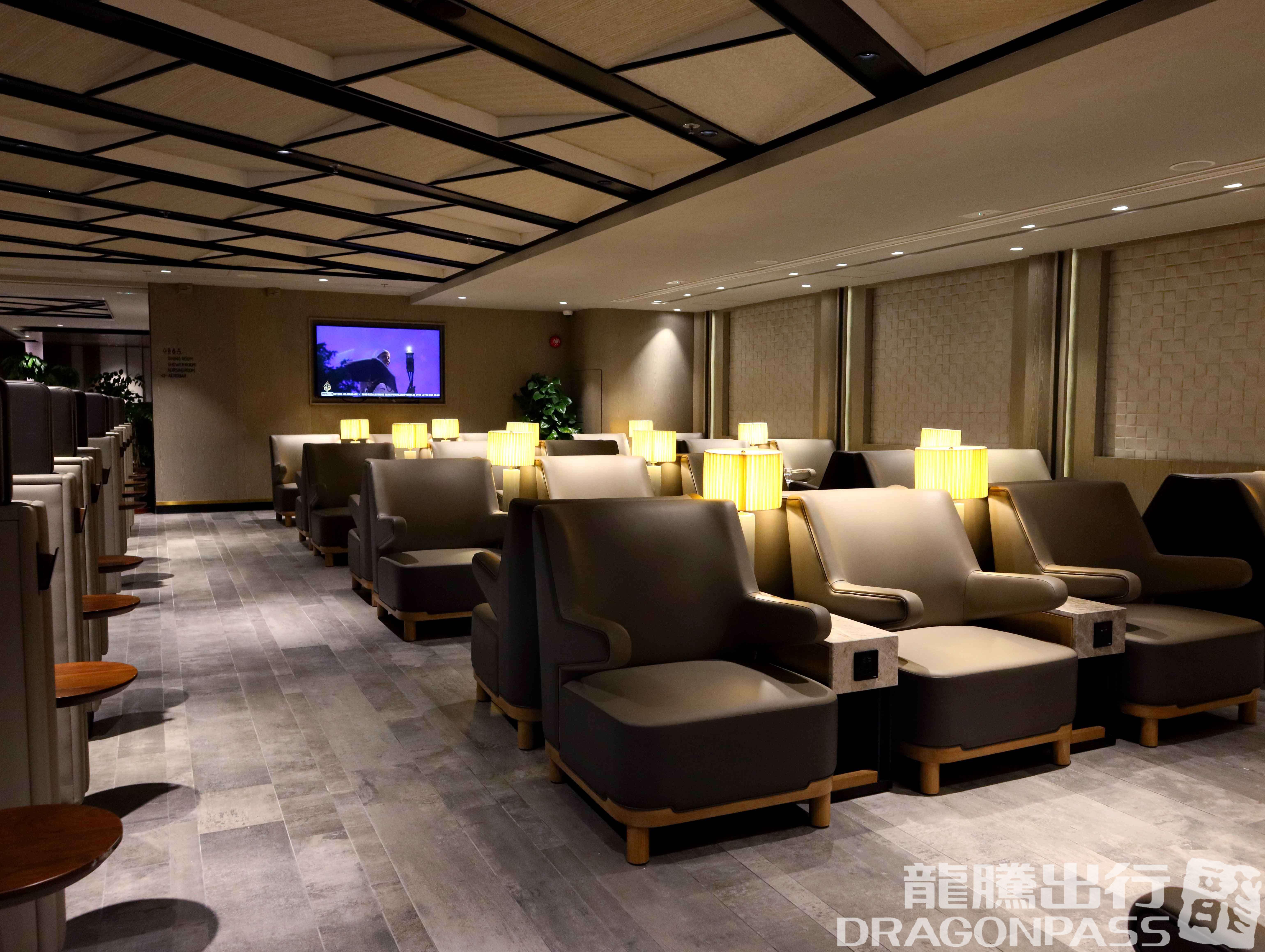Бизнес-зал Plaza Premium Lounge (Gate 1) в аэропорту Гонконг (HKG)