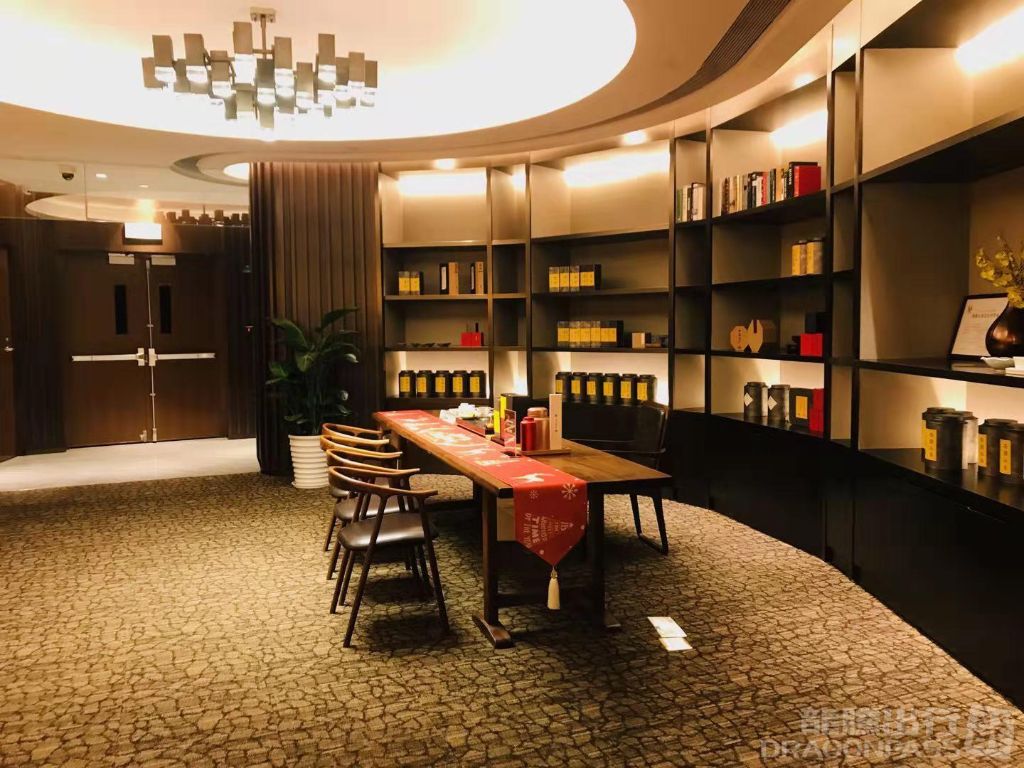 Бизнес-зал Premium Lounge (T2 International) в аэропорту Гуанчжоу Байюнь (CAN)