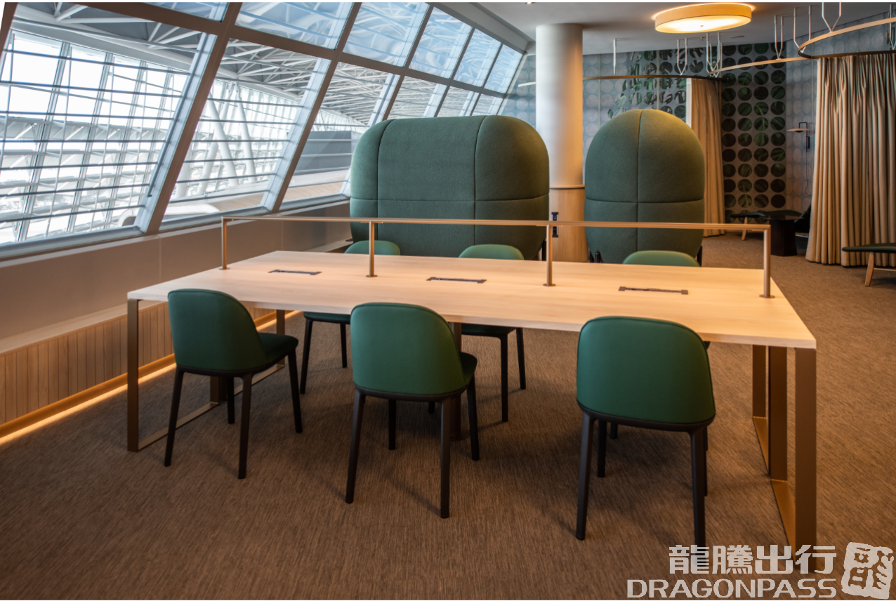 Бизнес-зал Marhaba Lounge в аэропорту Цюрих (ZRH)