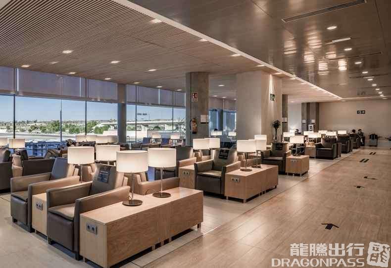 Бизнес-зал Sala VIP Plaza Mayor в аэропорту Барахас (MAD)