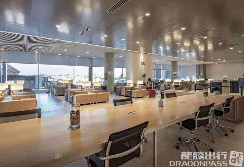 Бизнес-зал Sala VIP Plaza Mayor в аэропорту Барахас (MAD)