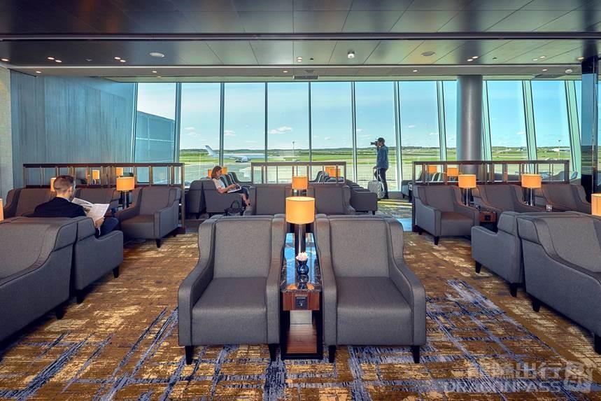 Бизнес-зал Plaza Premium Lounge в аэропорту Вантаа (HEL)