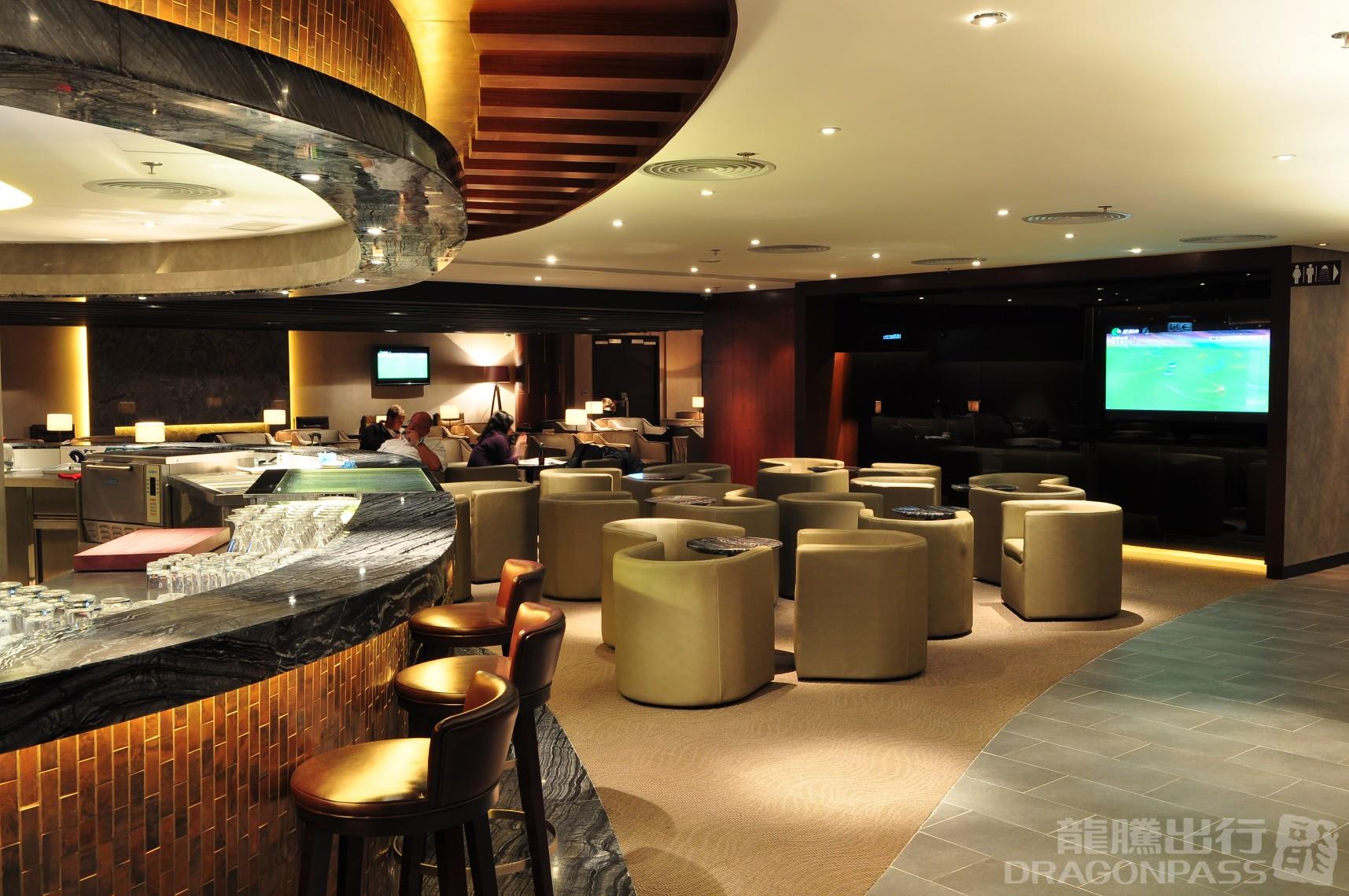 Бизнес-зал Plaza Premium Lounge (Gate 1) в аэропорту Гонконг (HKG)