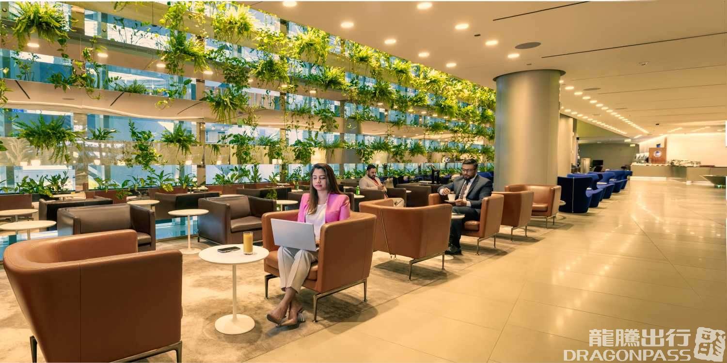 Бизнес-зал Al Maha Lounge - South в аэропорту Хамад (DOH)