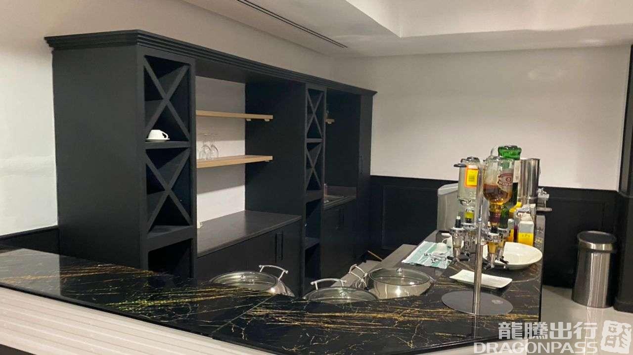 Бизнес-зал The Lounge в аэропорту Роберт Габриел Магб (HRE)