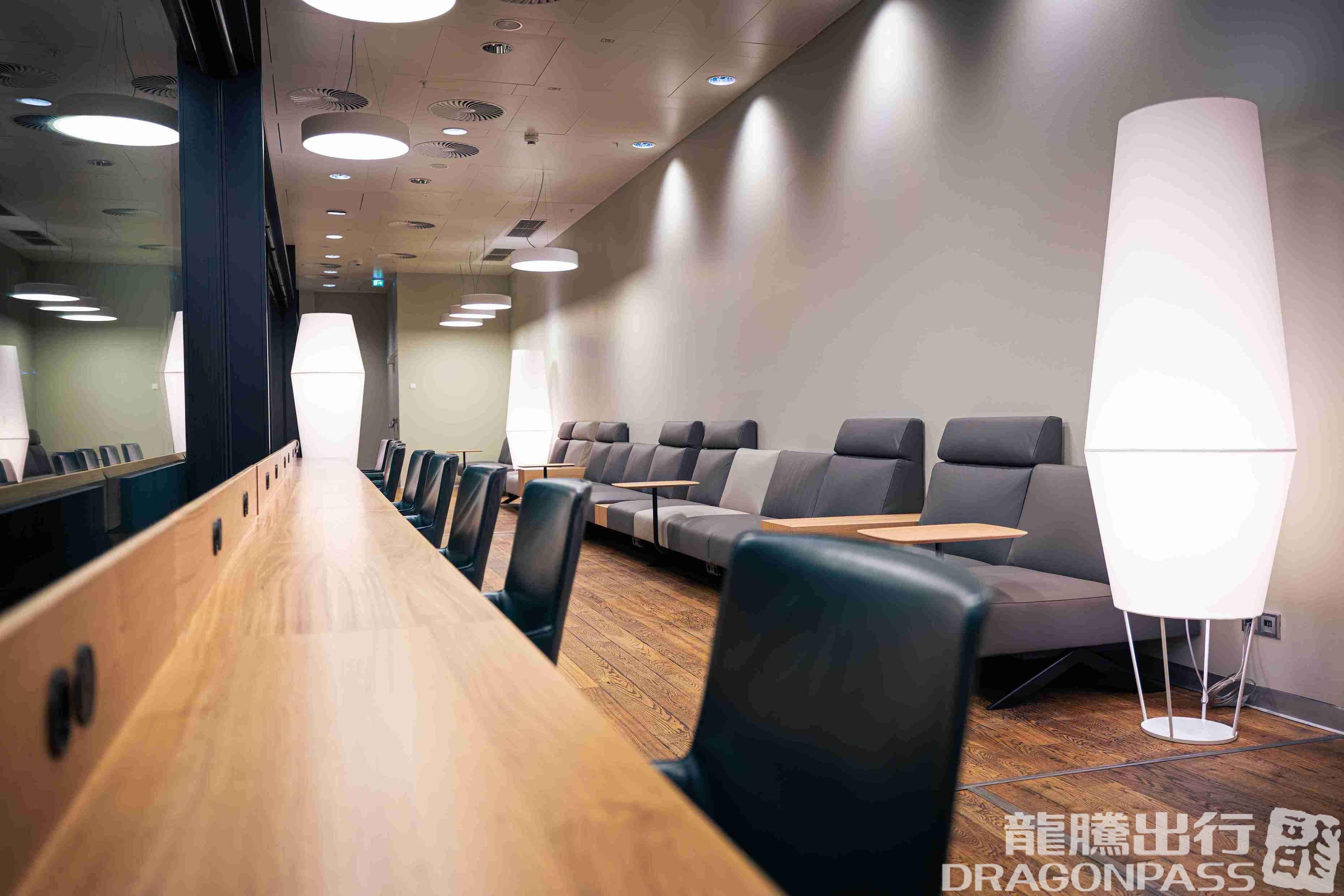 Бизнес-зал Austrian Business Lounge (Schengen) в аэропорту Швехат (VIE)
