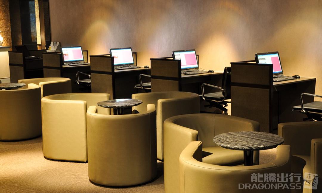 Бизнес-зал Plaza Premium Lounge (Gate 1) в аэропорту Гонконг (HKG)