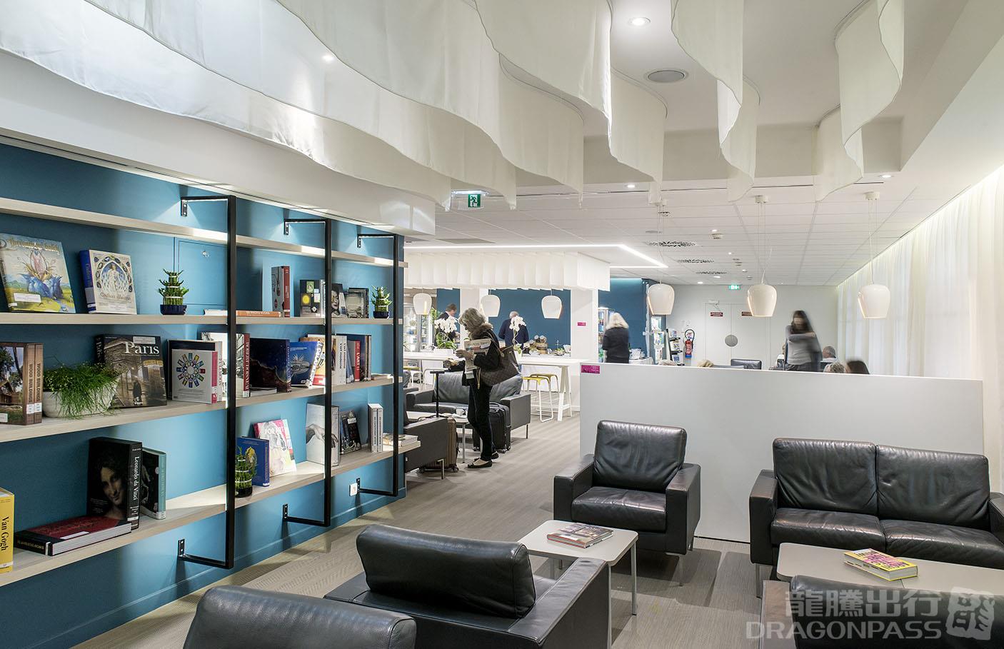 Бизнес-зал The Library Lounge в аэропорту Кот д'Азур (NCE)