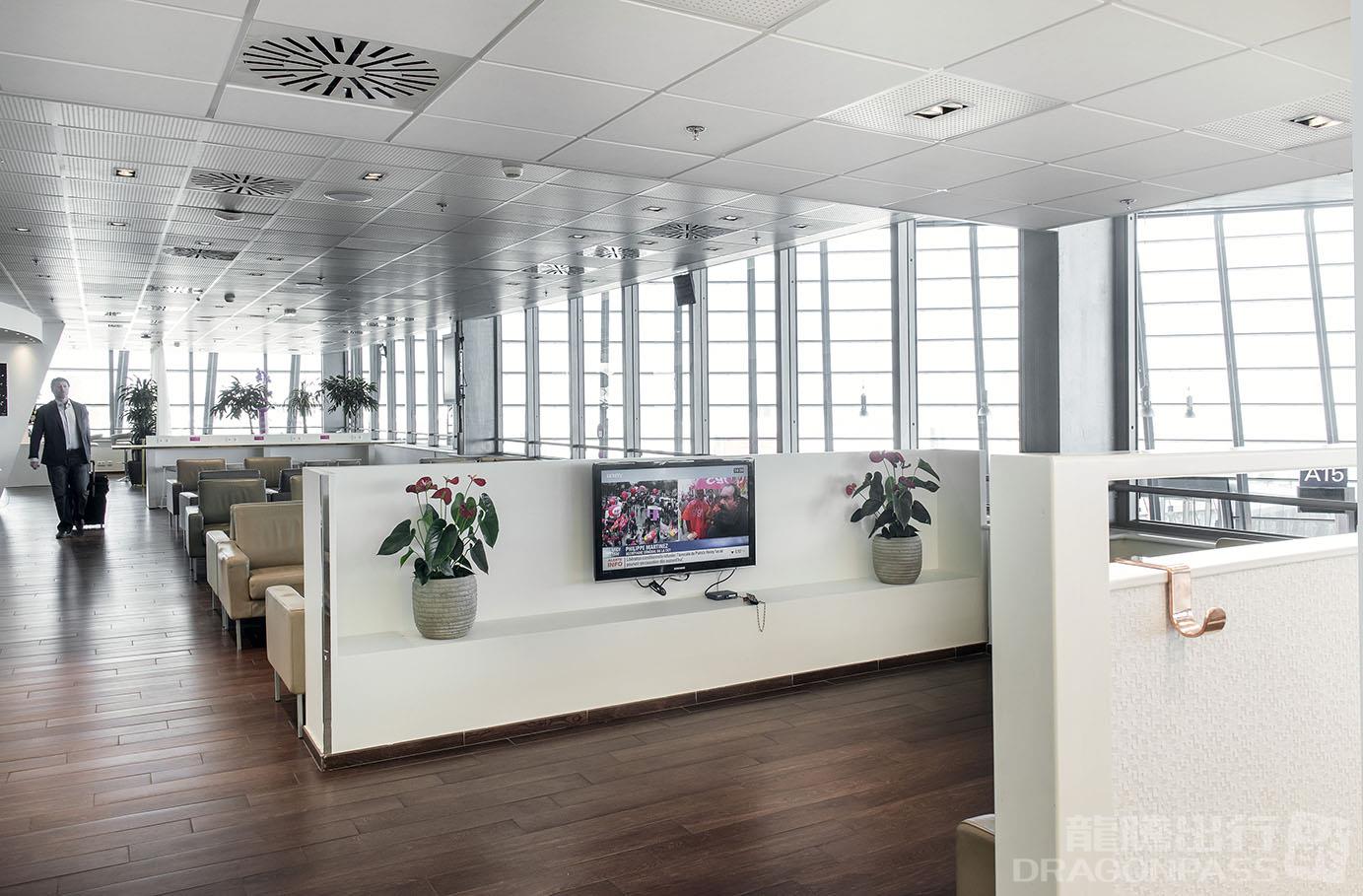 Бизнес-зал The Infinity Lounge в аэропорту Кот д'Азур (NCE)