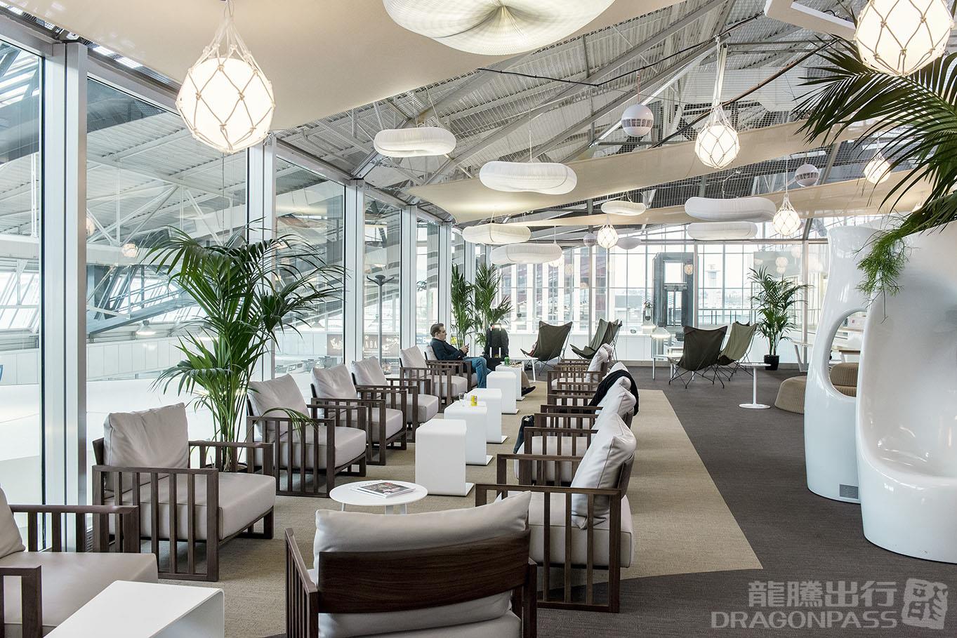Бизнес-зал The Canopy Lounge в аэропорту Кот д'Азур (NCE)