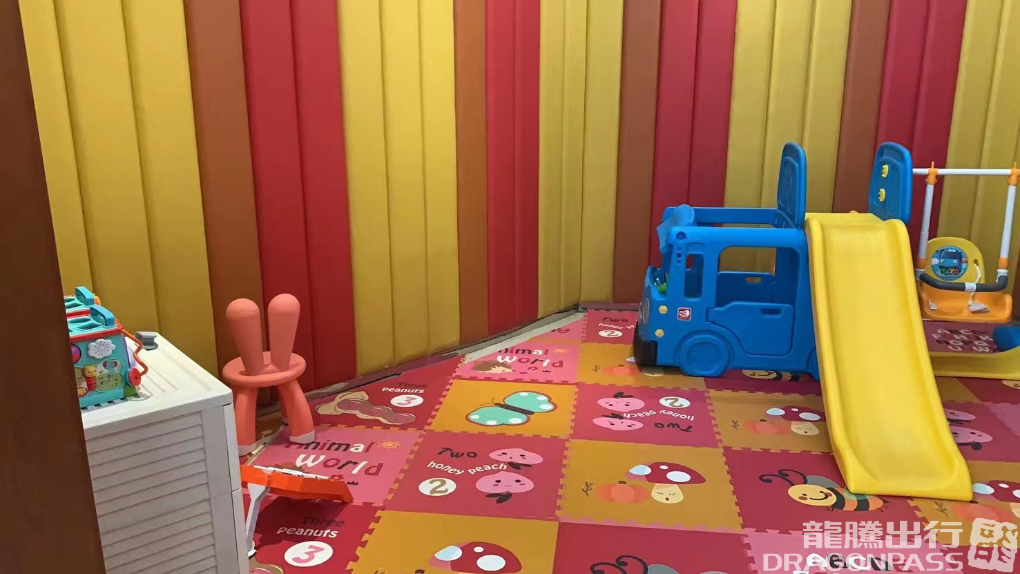 Бизнес-зал V6 Business Lounge в аэропорту Нанкин Лукоу (NKG)