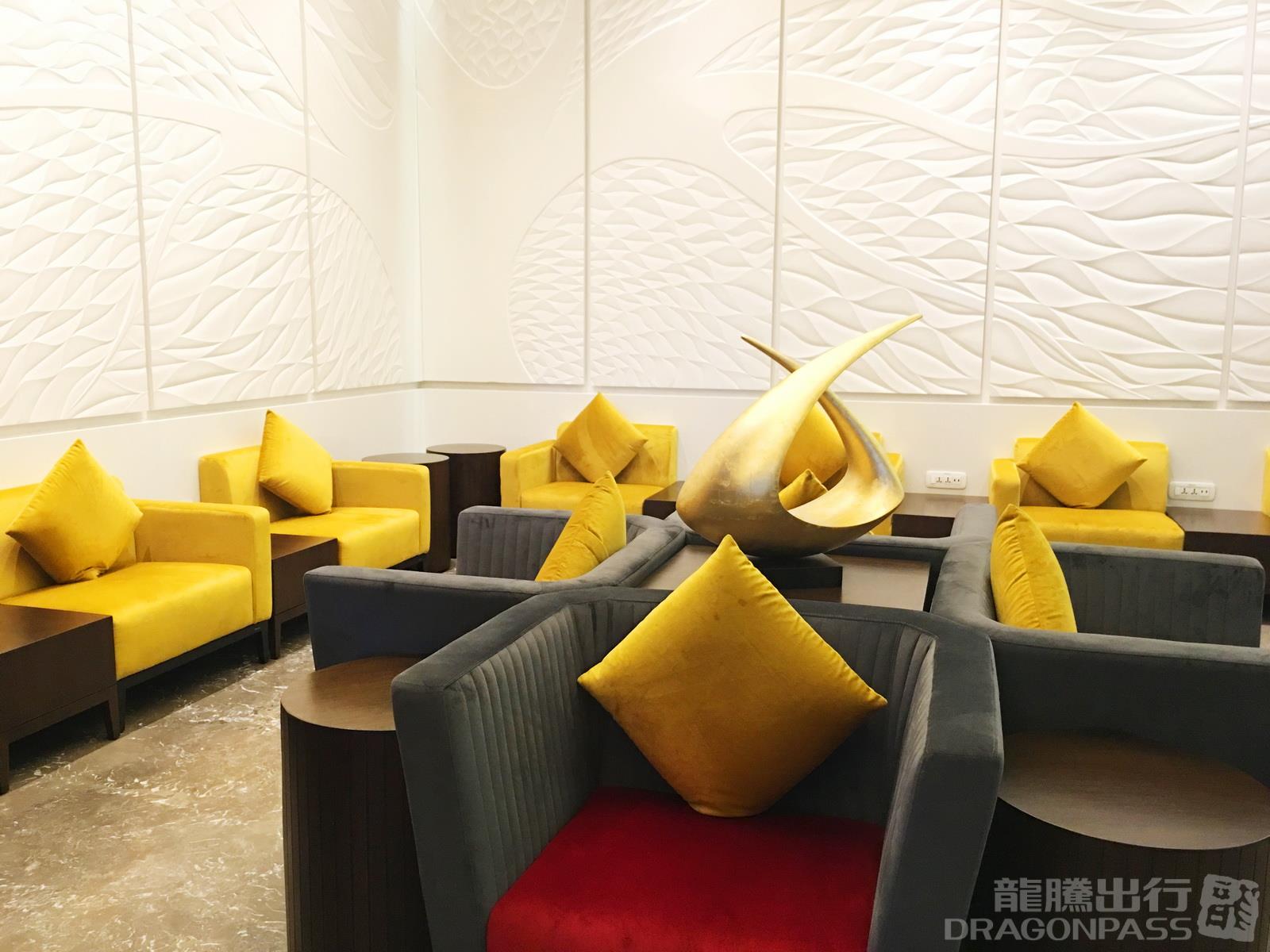 Бизнес-зал Adani Lounge в аэропорту Чатрапати Шиваджи (BOM)