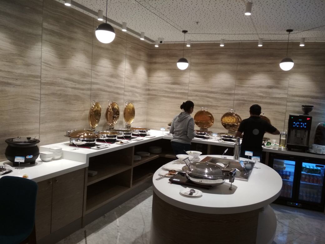 Бизнес-зал Adani Lounge в аэропорту Чатрапати Шиваджи (BOM)