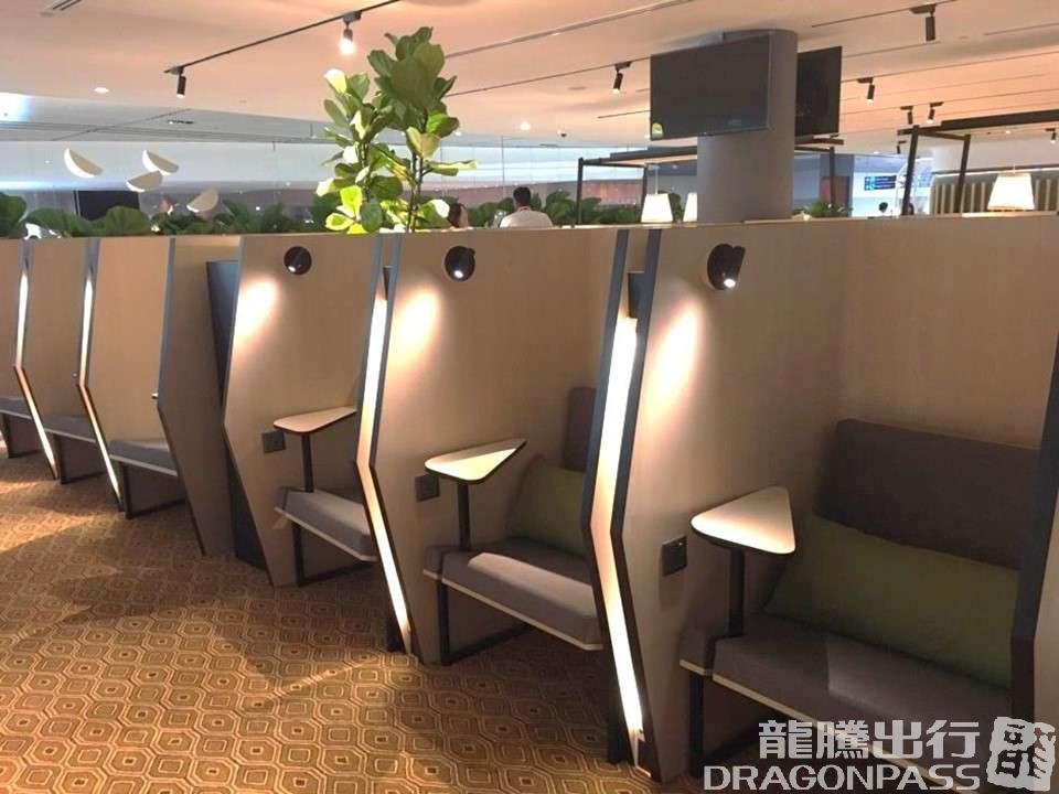 Бизнес-зал Blossom - Sats & Plaza Pemium Lounge в аэропорту Чанги (SIN)