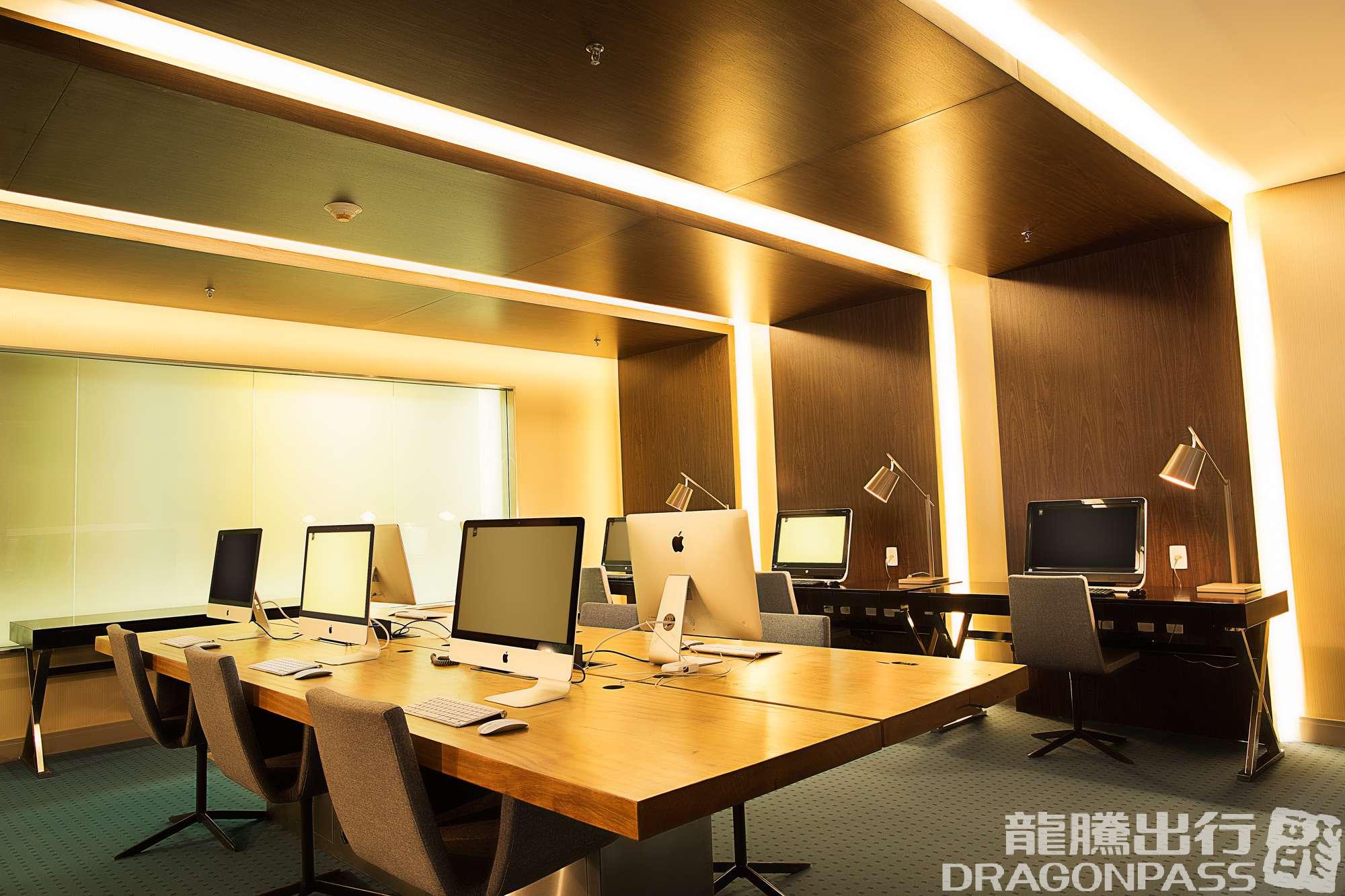 Бизнес-зал Aeroportos VIP Club (Domestic) в аэропорту Жуселину Кубичек (BSB)