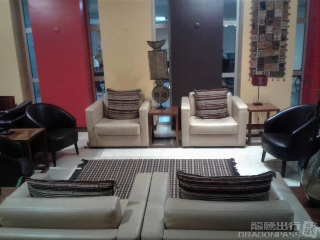 Бизнес-зал Pall Lounge в аэропорту Кватро де Феверейро (LAD)