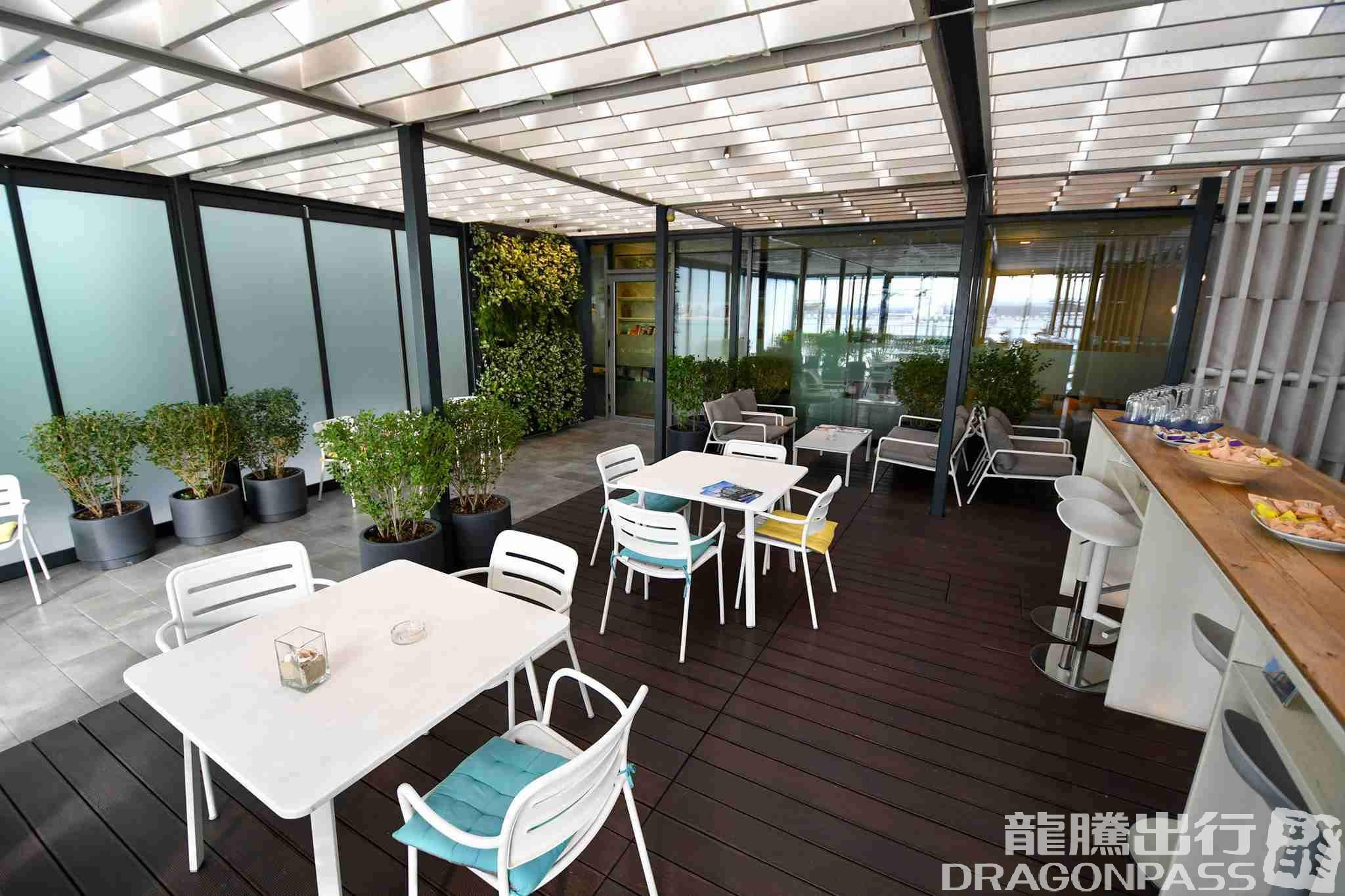 Бизнес-зал VIP/Business Lounge в аэропорту Варна (VAR)