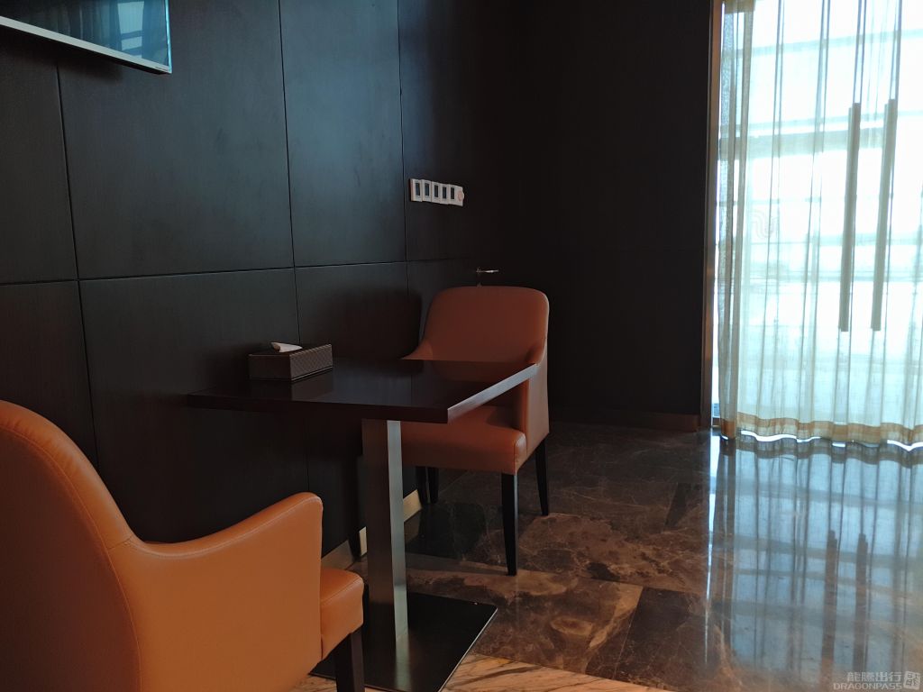 Бизнес-зал First Class Lounge No.6 в аэропорту Ухань-Тяньхэ (WUH)