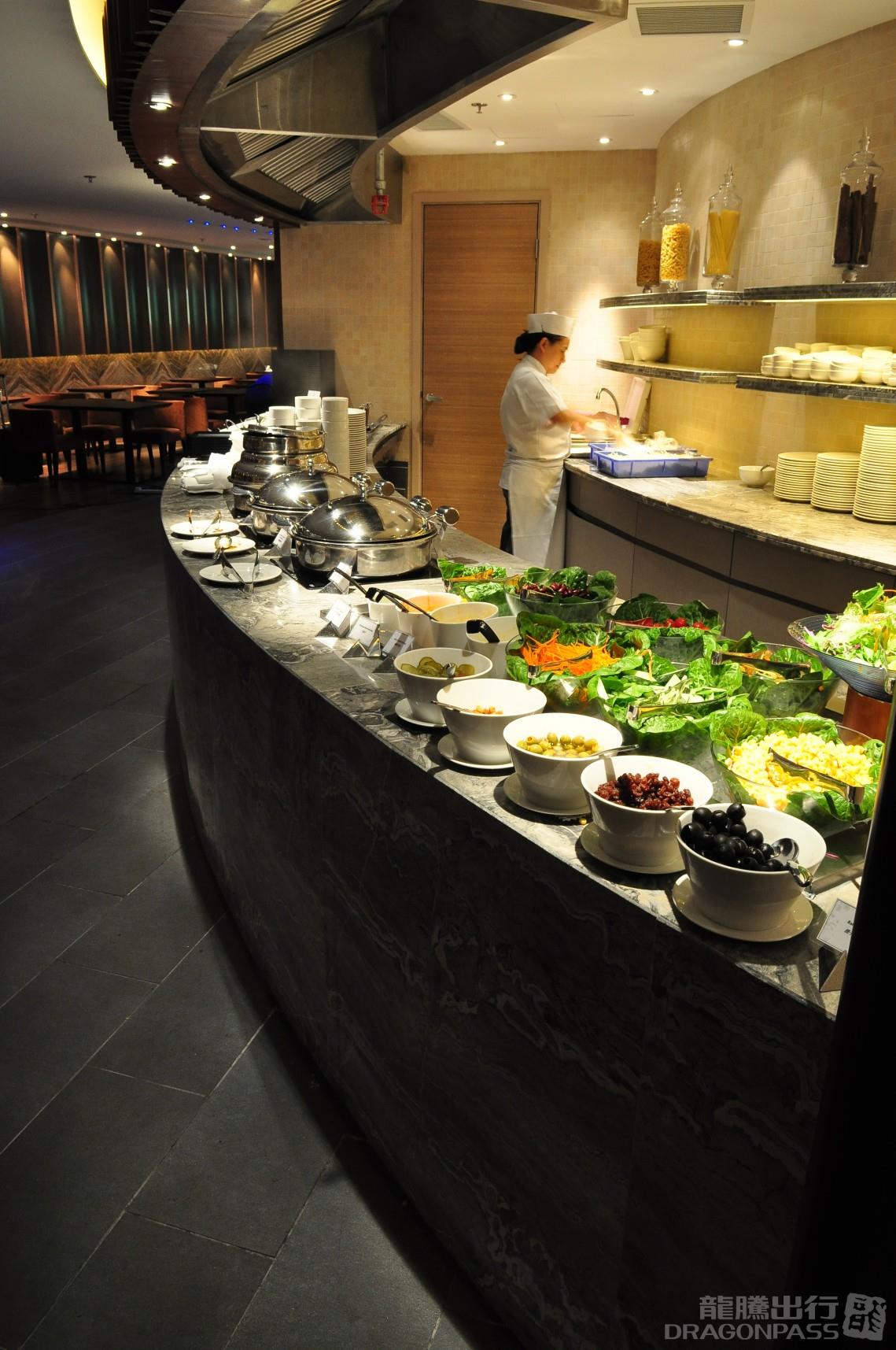 Бизнес-зал Plaza Premium Lounge (Gate 1) в аэропорту Гонконг (HKG)