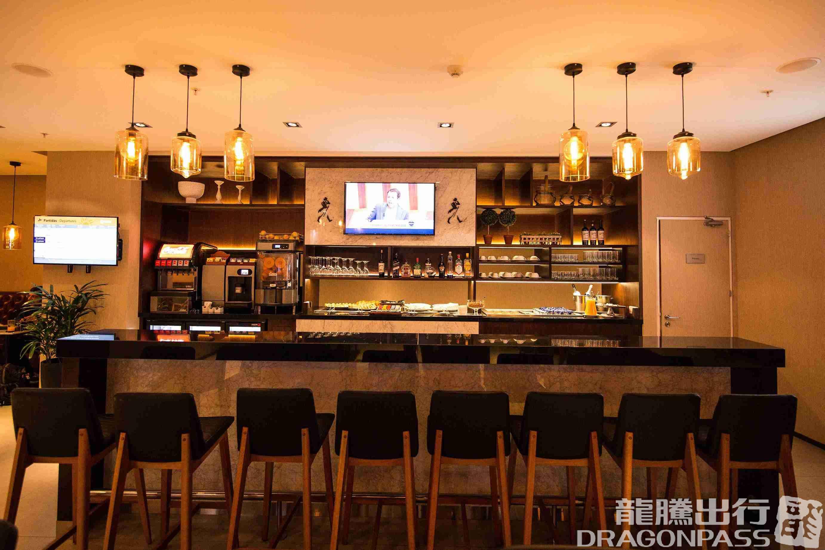 Бизнес-зал Aeropuertos VIP Club в аэропорту Интернасьональ де Карраско (MVD)