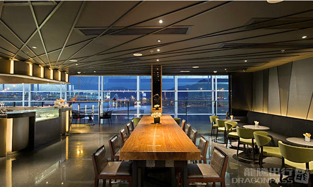 Бизнес-зал Plaza Premium Lounge (Gate 35) в аэропорту Гонконг (HKG)