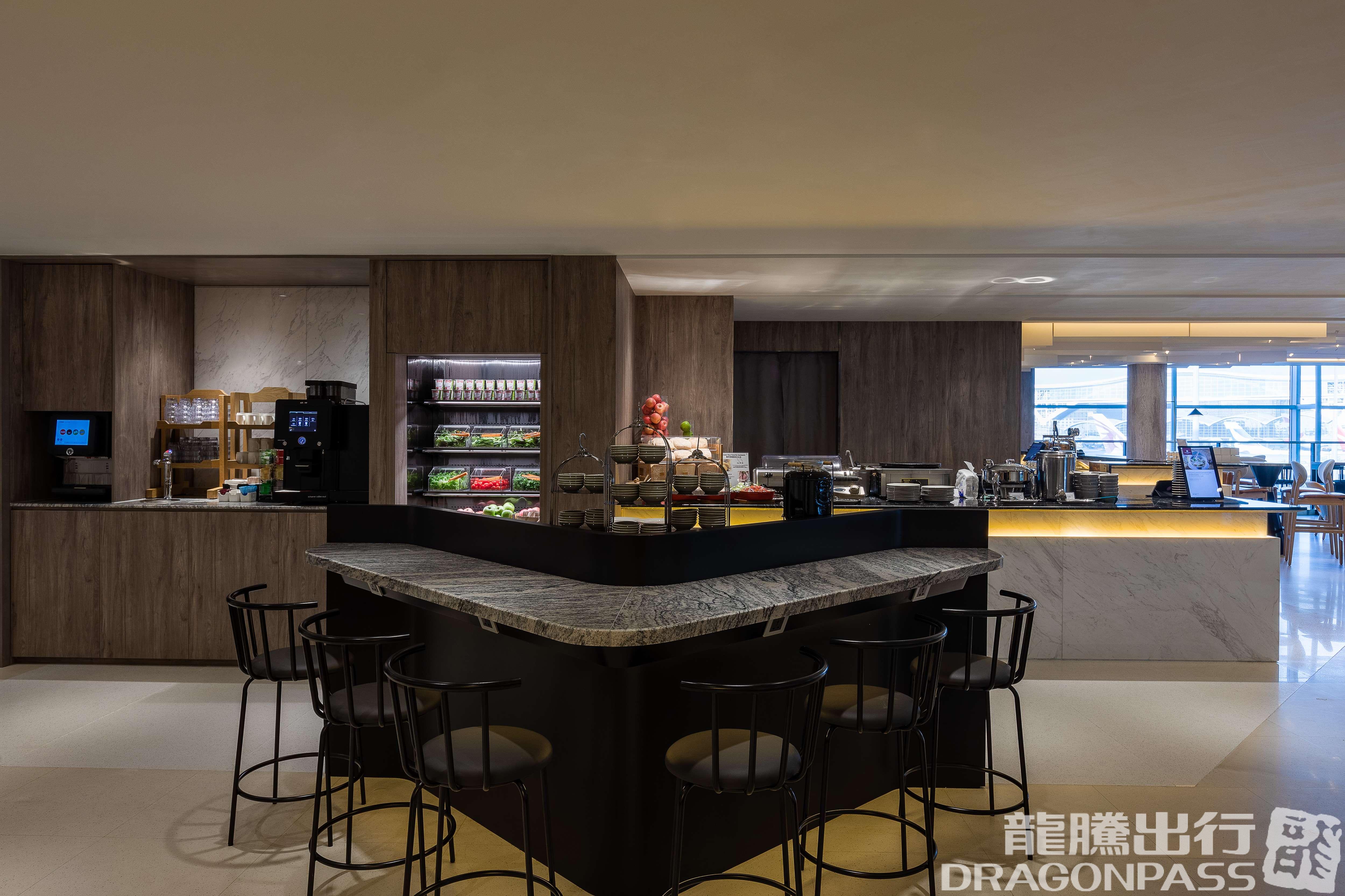 Бизнес-зал Plaza Premium Lounge (Gate 60) в аэропорту Гонконг (HKG)